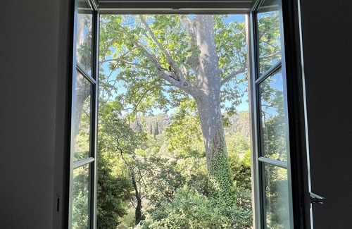 Castries Apartment | Large Mas in a natural area, Splendid apartment "Au Vert