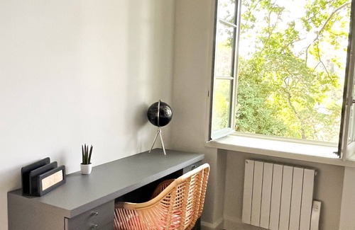 Castries Apartment | Large Mas in a natural area, Splendid apartment "Au Vert