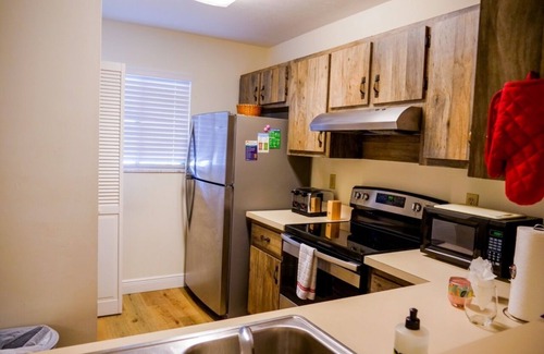 Ocala House | Large Modern Townhome 10 Miles to WEC and HItts, 1 Mile to Ocala Golf Club