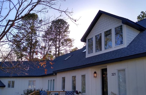 Lansdowne Estates House | Large, Newly Remodeled Home - Close to Everything!