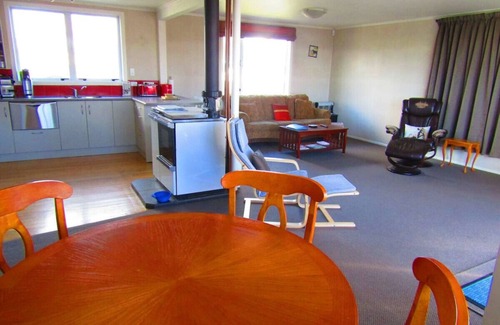 Richmond Heights House | Large Family home, close to the Lake & has Wi-Fi
