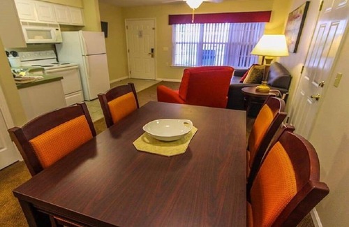 Branson Resort | Large One B/R Suite adjacent Thousand Hills Golf near Theater Strip (center)