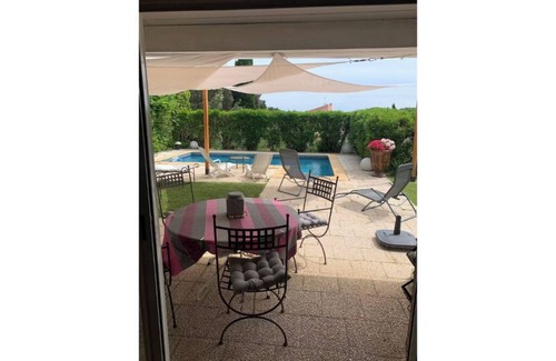 Beziers Villa | Large, pleasant villa with swimming pool