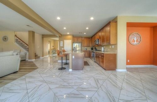 Eastvale House | Large Pool Home on a Quiet Cul-De-Sac