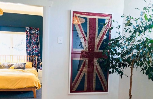 Mount Albert House | Large Premier Character Home With Pool - 28 day minimum stay