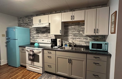 Ashfield Apartment | Large private apartment with view of the Old Jail Museum in historic Jim Thorpe.