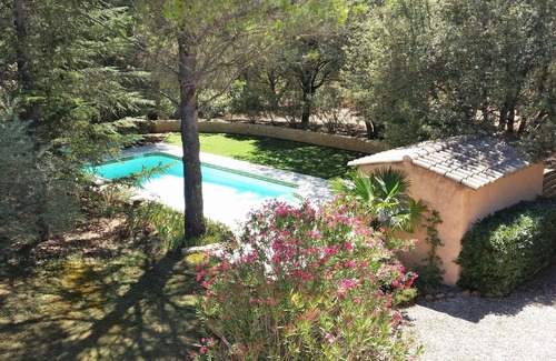 Lauris Villa | Large Provencal villa with swimming pool, in the Parc du Luberon, Provence