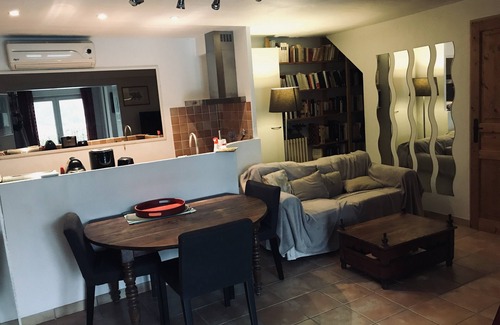 Vence House | Large salted swimming pool heated from May to September for 4 people