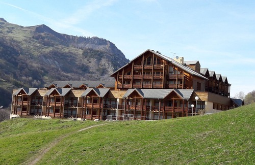 Valloire Apartment | Large Studio 27 m2 - in residence tourism * with swimming pool