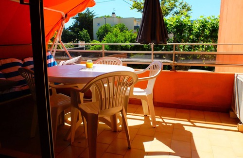 Les Lecques Apartment | LARGE STUDIO - TERRACE - PRIVATE PARKING - BEACH 50 M AWAY - CLOSE TO SHOPS & RESTAURANTS