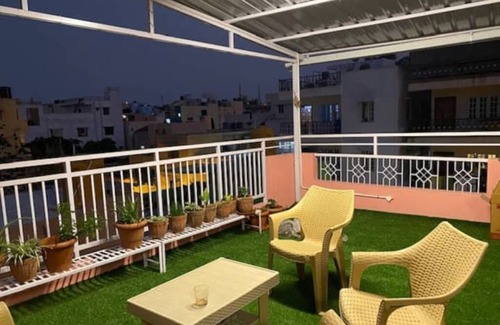 Hebbal Apartment | Large studio with patio, for girls and couples