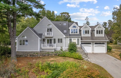 South Down Shores House | Large Stunning Home with Hot Tub, Sauna, perfect for families and year round vacations in Laconia.