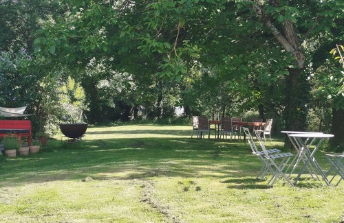 Chaillac-sur-Vienne House | Large, tastefully renovated country house with shady garden