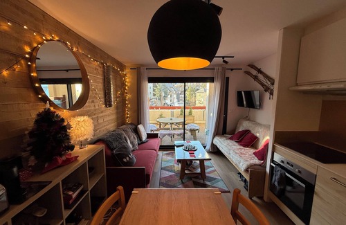Saint-Etienne-de-Tinee Apartment | Large terrace, ideally located with Mountain Views in a Family friendly village.