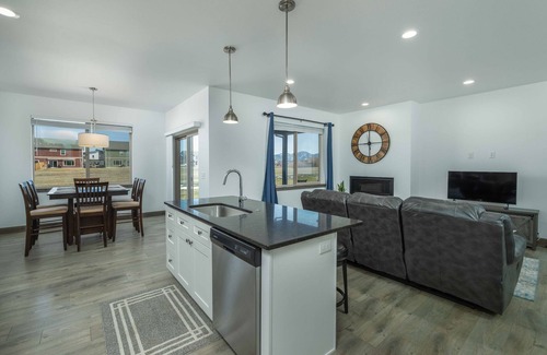Bozeman House | Large Townhome, fenced yard, 4 miles to downtown & MSU, A/c, walking trails