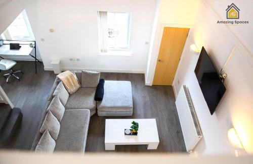 Warrington Apartment | LARGE UNIQUE 2 BEDROOM DUPLEX APARTMENT WITH PRIVATE PARKING & FREE WIFI - VAT QUALIFYING BY AMAZING SPACES RELOCATIONS Ltd