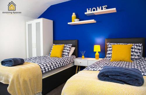 Warrington Apartment | LARGE UNIQUE 2 BEDROOM DUPLEX APARTMENT WITH PRIVATE PARKING & FREE WIFI - VAT QUALIFYING BY AMAZING SPACES RELOCATIONS Ltd