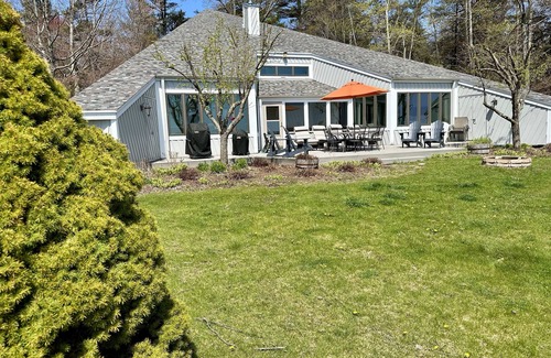 Oostburg House | Large Unique & Artistic Lake Michigan Beach House/Awesome Game Room