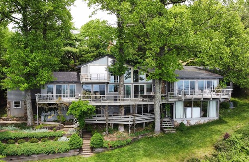 Roaring Gap Ski Chalet | Large Vacation Rental Chalet Mountain Views 6 BR