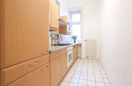 Josefstadt Apartment | Large Viennese old building apartment with flair