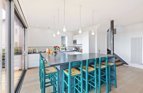 Garches Villa | Large villa in the center of Garches, 20 minutes from Paris and Versailles