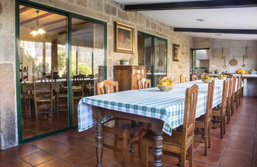 Ames Cottage | Large villa with pool near Santiago