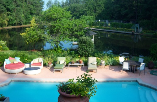 Burlington House | Large Waterfront Home Nestled in Bamboo Forest with Private Pool, Burlington NC