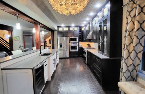Courtenay House | Large west coast home near the seaside