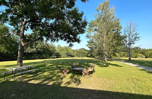 Saucier House | Largest Coast Mini Resort! Pool, Gym, Pool table, Lake +