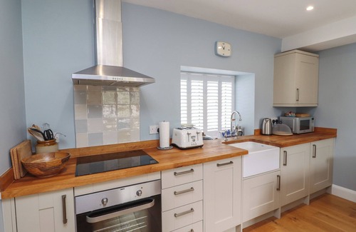 Lesbury House | LARK RISE, family friendly, country holiday cottage in Alnmouth