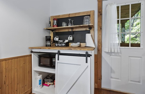 Logan Cottage | Larkspur Cottage at The Inn & Spa at Cedar Falls