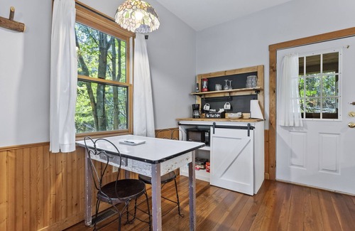Logan Cottage | Larkspur Cottage at The Inn & Spa at Cedar Falls