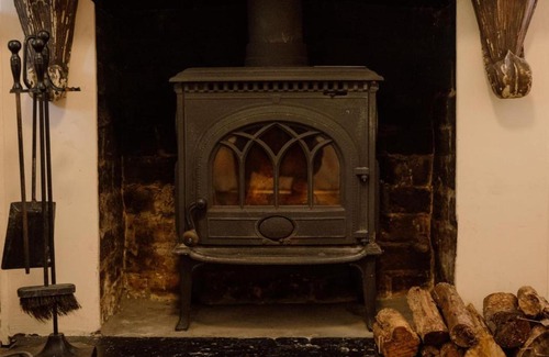 Mount Victoria House | Larsens Cottage 2 - Historic 1880 Home