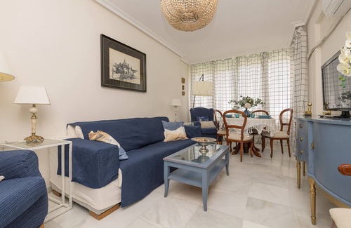 Cadiz House | LAS ADELFAS - Fantastic duplex apartment with free WiFi