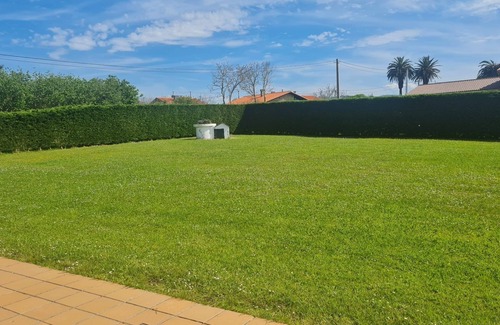 Lloreda Apartment | Las Brisas - Quiet, independent first floor apartment