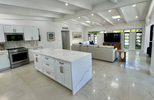 Hendricks and Venice Isles House | Las Olas Escape Duplex Beach-Pool-Sauna-Las Olas