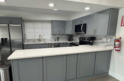 Hendricks and Venice Isles House | Las Olas Escape-Great Waterfront Duplex for 6 Pool