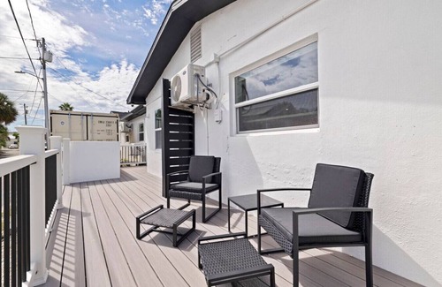 Capri Isle Hotel | Las Olas of Treasure Island #8