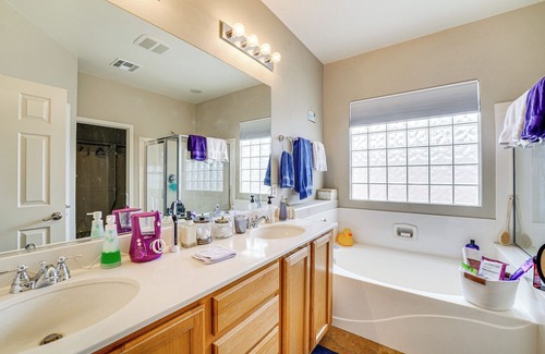 Silverstone Ranch House | Las Vegas Retreat w/Gas Grill & Mountain Views!