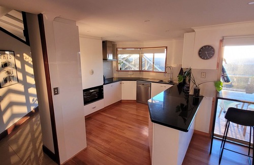 Gooseberry Hill House | Lascelles Lookout - A Haven On The Hill with uninterrupted views of Perth