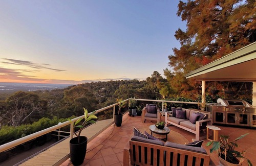 Gooseberry Hill House | Lascelles Lookout - A Haven On The Hill with uninterrupted views of Perth