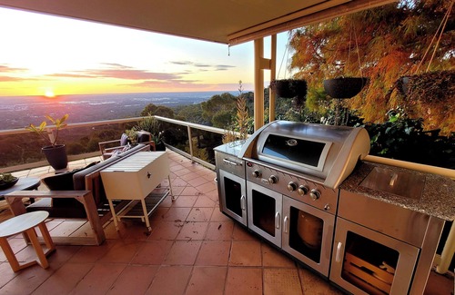 Gooseberry Hill House | Lascelles Lookout - A Haven On The Hill with uninterrupted views of Perth