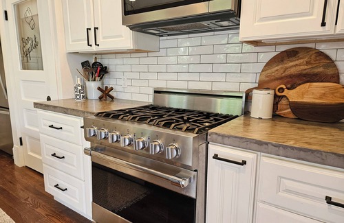 Lewistown House | Last Minute August Openings! Low Midweek Rates. No Cleaning Fees.