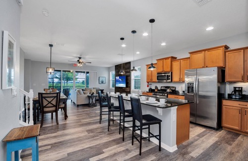 Loughman House | Last Minute Disney Getaway! Townhouse with Private Pool. Book Now! #55321