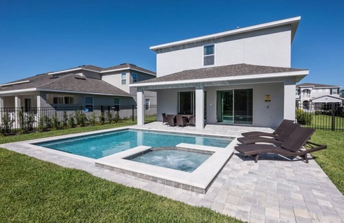 West Kissimmee Villa | Last Minute Disney! Private Pool, Hot Tub & Themed Bedrooms. Book Now! #91365