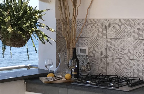 Trabia Apartment | Last Minute-Jacuzzi & Sea View
