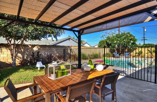 Hermosa Village House | LAST MINUTE SPECIAL! Amenities! Pool & Game Room! Close walk to Disney!