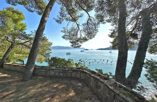 Portovenere Villa | *LAST MINUTE* Villa Doria 16P Waterfront Sanctuary in Porto Venere near 5Terre
