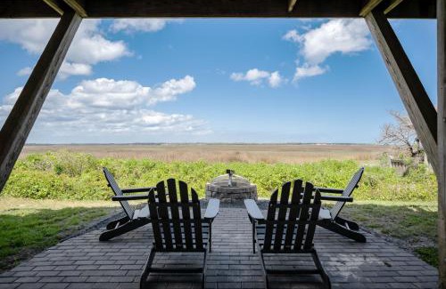 Caswell Beach House | Late For The Sky by Oak Island Accommodations