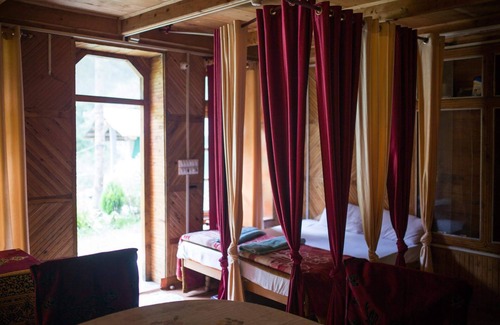 Banjar House | Lato The Huts River Touch Guesthouse